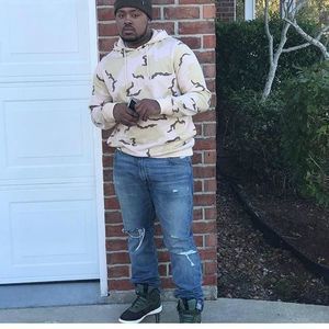 Meet your Posher, Desmond